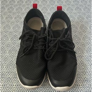Vionic women’s shoes size 10